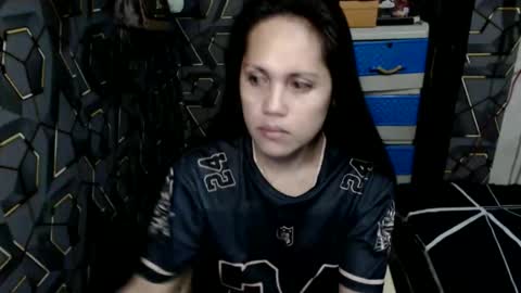 yumi online show from March 13, 12:00 pm