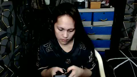 yumi online show from March 14, 12:20 pm