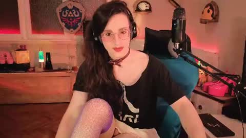 zesty_peach online show from June 23, 4:59 pm