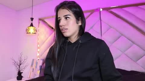 Zoe online show from March 27, 12:50 pm