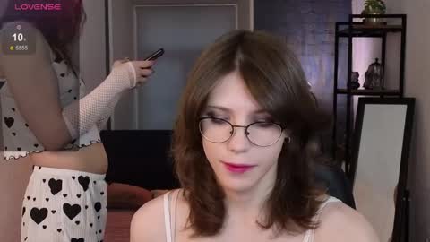 Zoria and Luna online show from April 9, 6:52 am