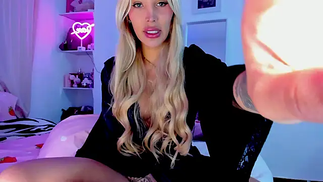  viioletweekend  online show from February 15, 8:51 pm