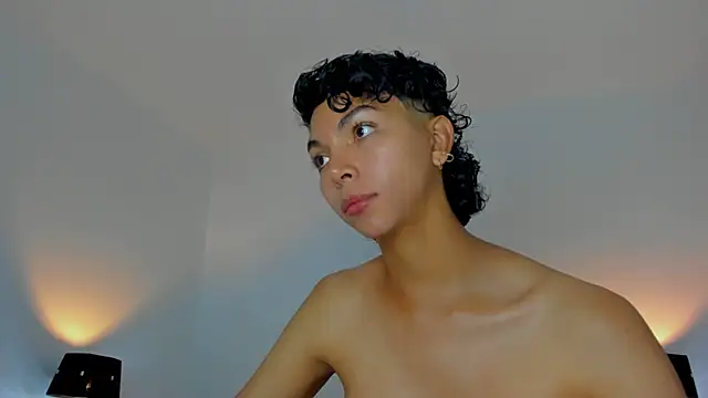 xhenisa  online show from November 28, 10:22 pm