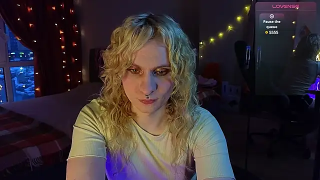Lori Myaf online show from March 2, 3:20 pm