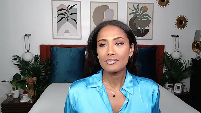 ShanialaFrancaise online show from November 21, 1:34 pm