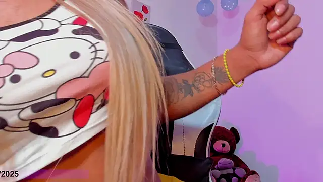 Arianna t online show from September 8, 7:23 pm