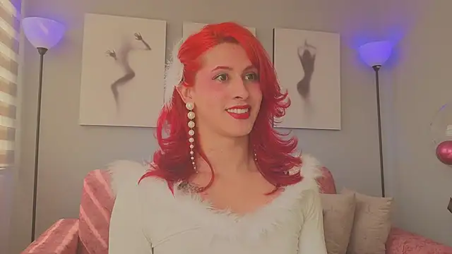 Juliana Saenzz online show from December 17, 6:35 pm