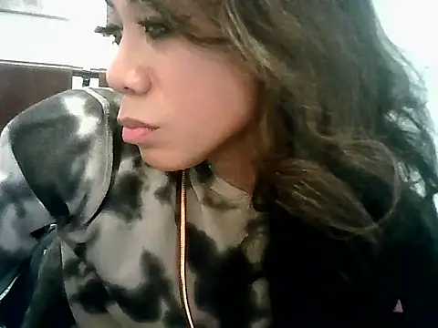 Snapshot of CaramelDipper chatting on December 21, 5:29 pm CaramelDipper online show from December 21, 5:29 pm