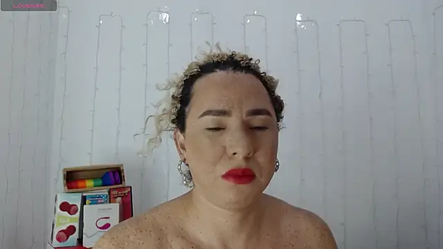 SofiaMadisson online show from January 4, 1:10 pm