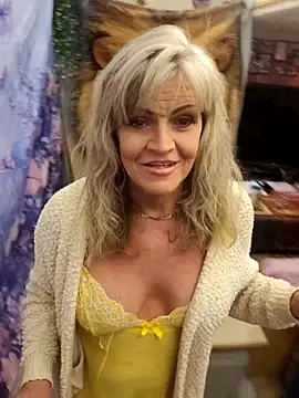 annika lately online show from December 4, 3:21 am