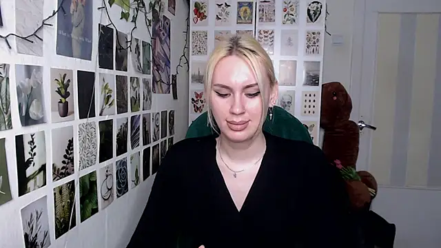 CapriScorpion online show from April 8, 5:25 pm