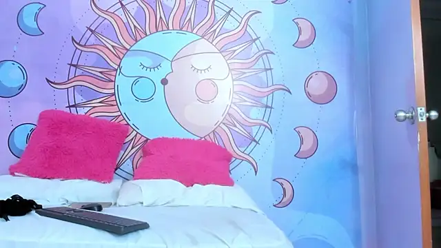 luna hoott online show from March 31, 7:27 pm