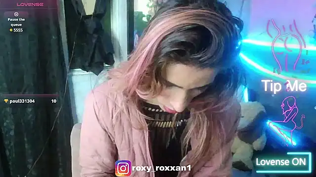 roxy roxxan online show from March 20, 1:35 am