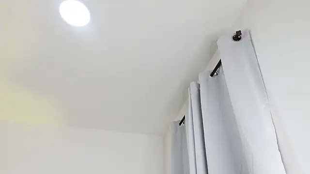 khloe kaczka  online show from January 4, 1:10 pm