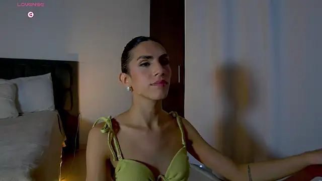 AlanaSofiia online show from July 7, 2:43 pm