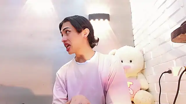 Daniela Pink  online show from October 17, 8:01 pm