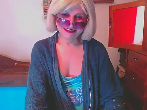 LorenJade online show from February 1, 12:20 am