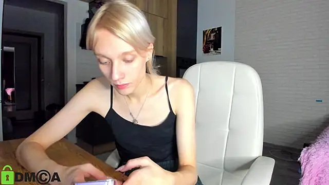  Alice Kitty online show from November 17, 1:00 pm