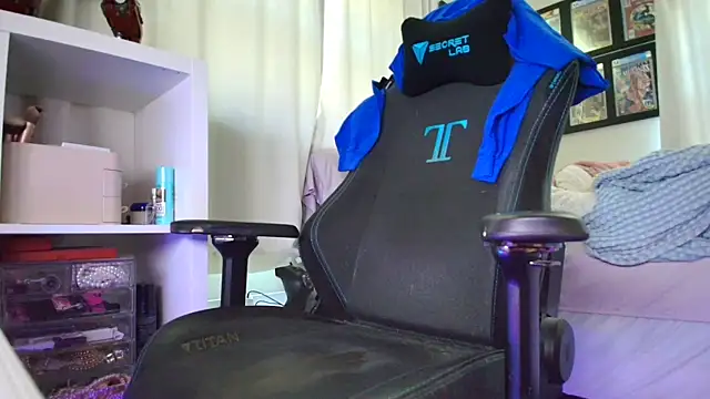 TSCassandraLove online show from April 7, 3:13 pm