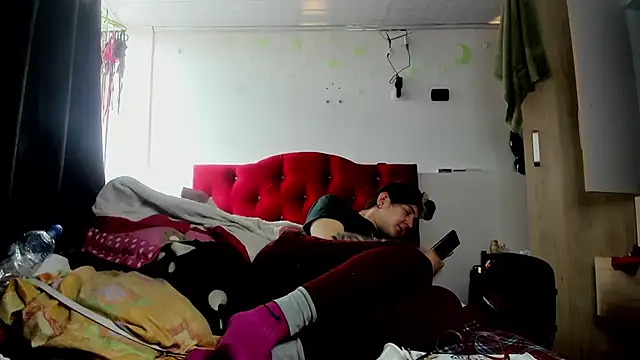 Sweet-Suck69 online show from March 18, 5:01 pm