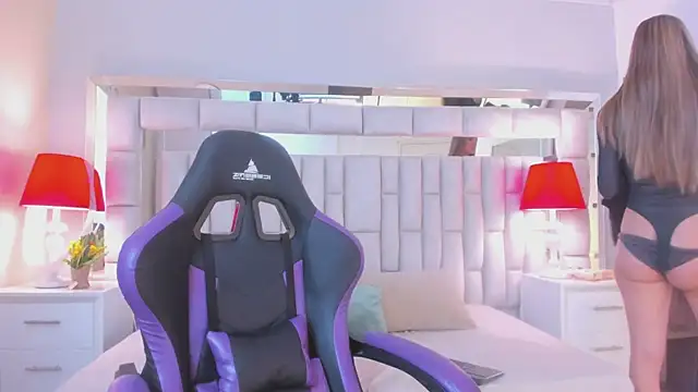 mariiahneedles online show from January 12, 9:55 pm