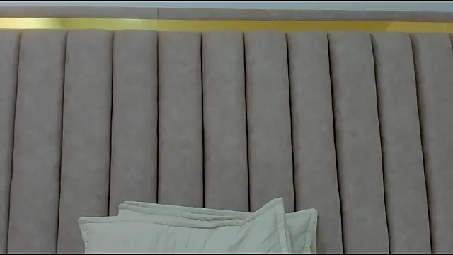 FreyaMoller online show from December 17, 2:22 pm