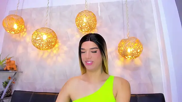 victoria aleia  online show from February 13, 8:45 pm