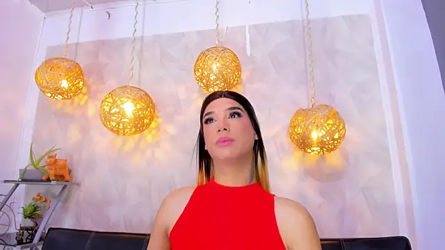 victoria aleia  online show from February 14, 8:15 pm