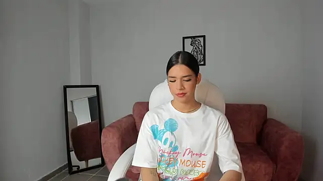 Alice23jones online show from January 8, 2:03 pm