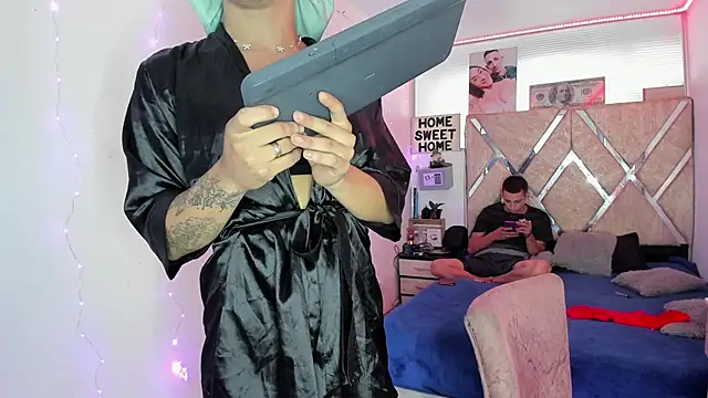 parejacaliente20154 online show from February 14, 4:03 pm