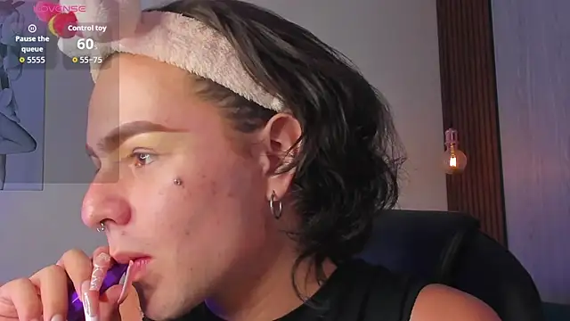 miah connor online show from November 12, 7:57 pm