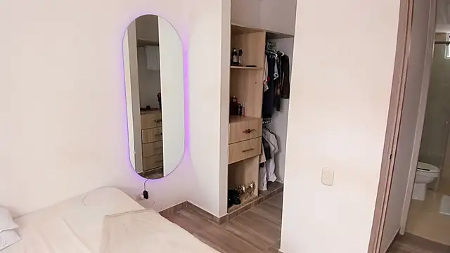 rose scottt online show from December 20, 3:07 pm