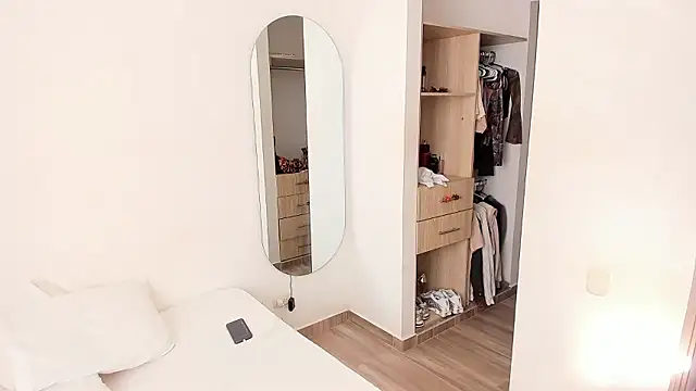 rose scottt online show from January 10, 8:59 pm