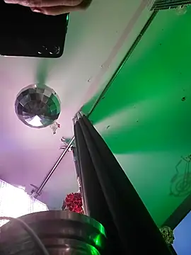 gurlnips online show from January 15, 1:26 am