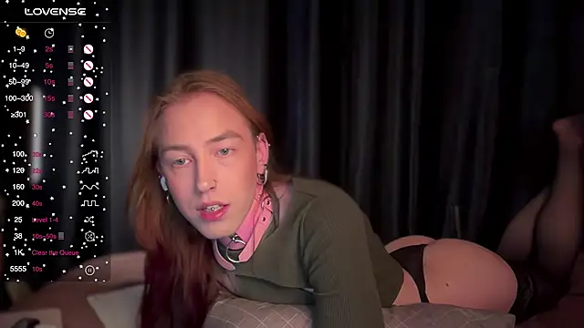 Avril Pearly  online show from October 18, 11:25 am