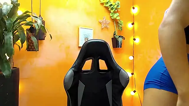 aslyhernandez 7 online show from January 27, 11:22 am