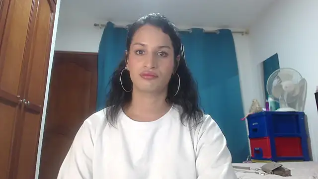 Snapshot of jennifer_ts chatting on March 12, 10:39 pm jennifer ts online show from March 12, 10:39 pm