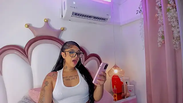 Mia Jansen online show from May 11, 1:38 pm