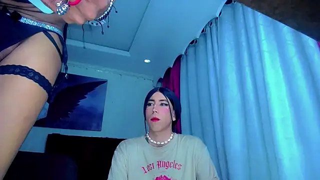 NahomiCamper online show from October 24, 11:10 pm