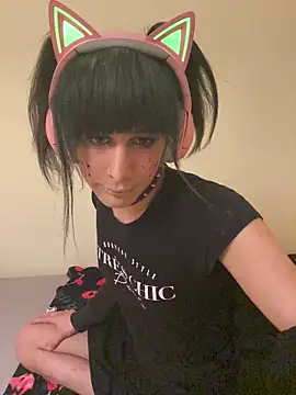 egirl711 online show from December 22, 11:20 pm