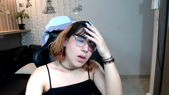 Christina prg online show from December 23, 3:33 pm