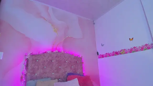 Daisy  rose online show from December 4, 2:58 am