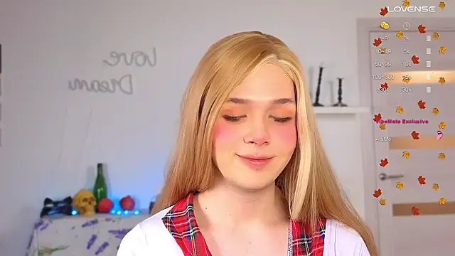  yourFoxy  online show from October 31, 3:21 pm