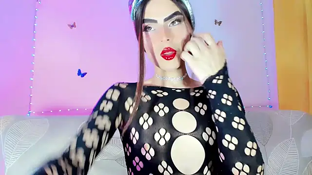 TatiGil online show from June 4, 8:23 pm