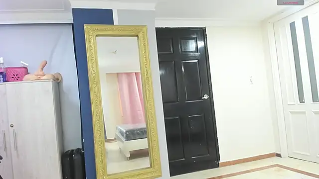 charolbruce 1 online show from April 14, 11:48 am