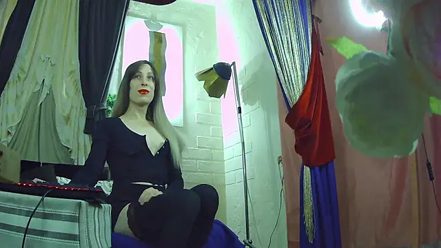 Mary Loon online show from January 17, 10:45 am