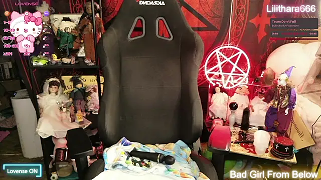 BrandiWRLD 999 online show from April 8, 6:09 pm