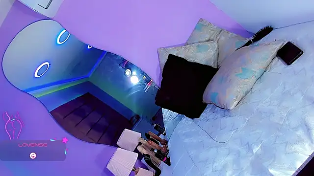 Shanelengel online show from November 30, 6:05 am