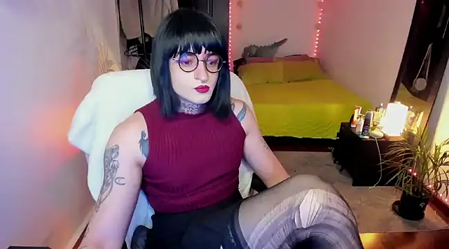Snapshot of ShiiraVelkor chatting on February 19, 10:12 am ShiiraVelkor online show from February 19, 10:12 am