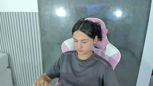 lana boomer online show from February 13, 9:00 pm